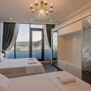 5 Star King David Apartment